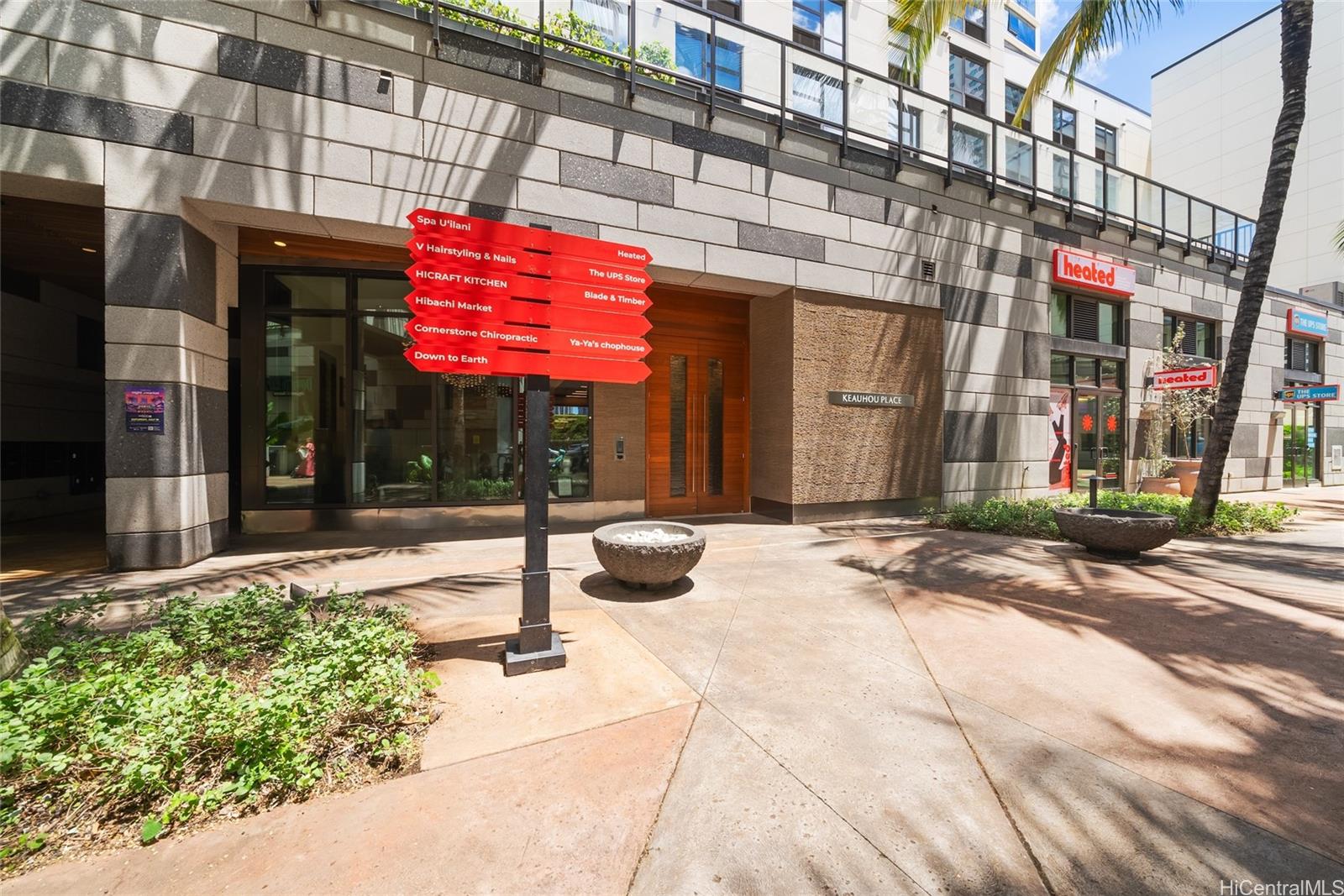 555 South Street, Unit 4202 Honolulu, HI 96813 - Photo 14 of 22 a view of a brick building with a entrance