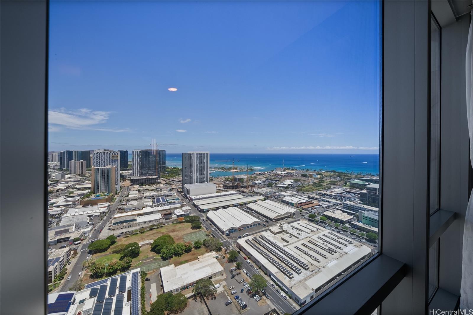 555 South Street, Unit 4202 Honolulu, HI 96813 - Photo 2 of 22 a view of a city