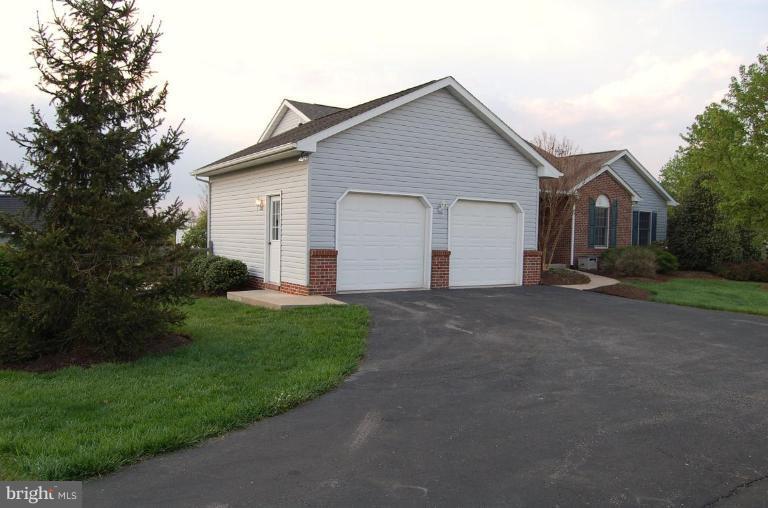 13301 Jimtown Road Thurmont, MD 21788 - Photo 2 of 30 Garage 1
