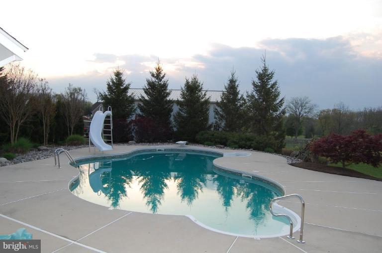13301 Jimtown Road Thurmont, MD 21788 - Photo 6 of 30 Swimming Pool