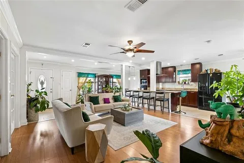 $335,000 | 4513 St Mary Street, Metairie, LA 70006