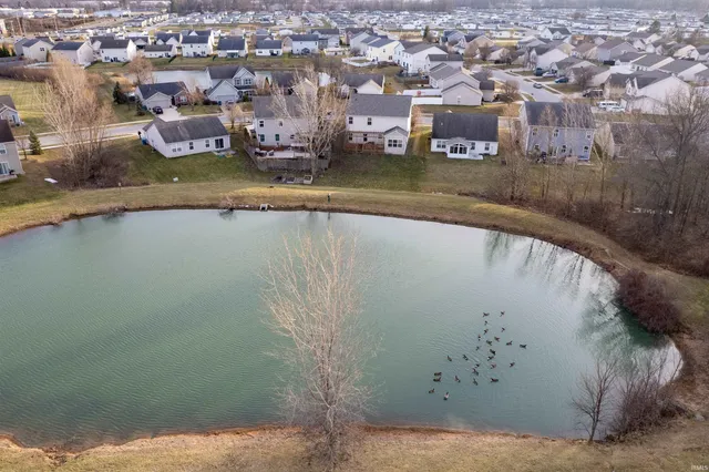 3926 Ravens Cove Run, Fort Wayne, IN 46818