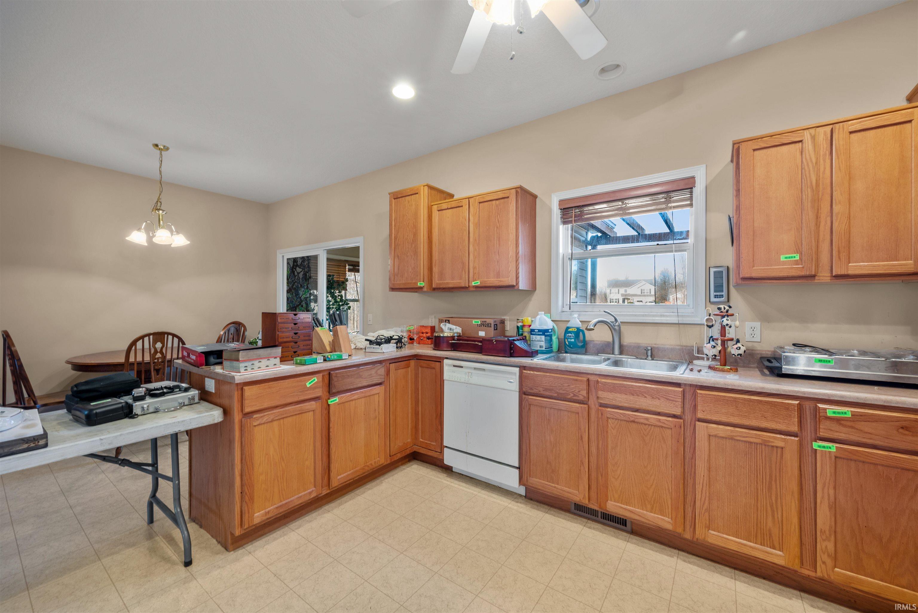 3926 Ravens Cove Run Fort Wayne, IN 46818 - Photo 7 of 36