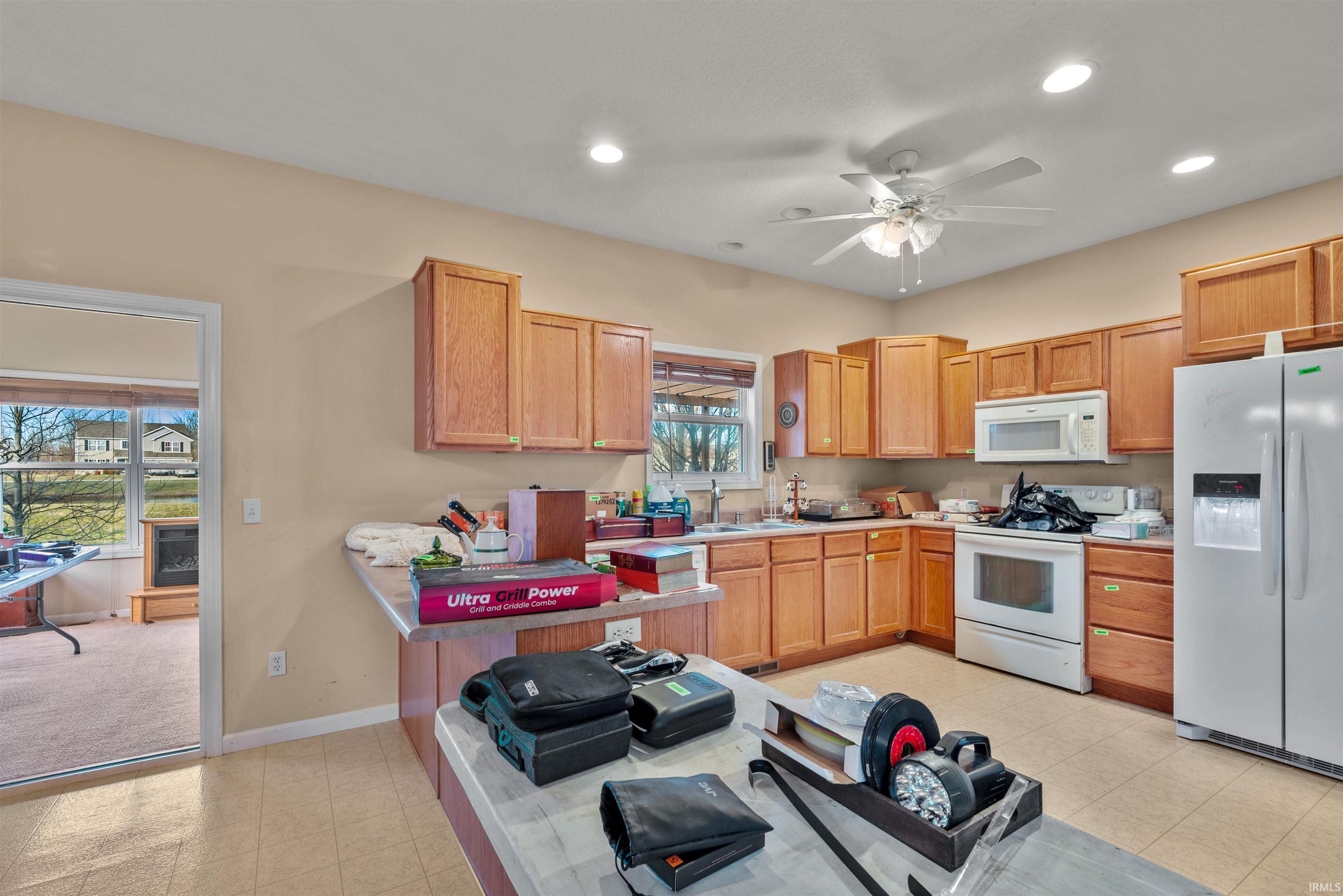 3926 Ravens Cove Run Fort Wayne, IN 46818 - Photo 8 of 36