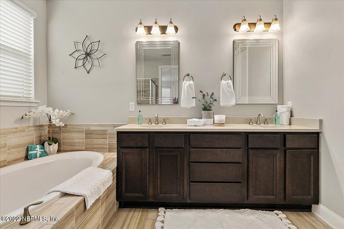 655 Sternwheel Drive St. Johns, FL 32259 - Photo 15 of 42 Primary Bathroom