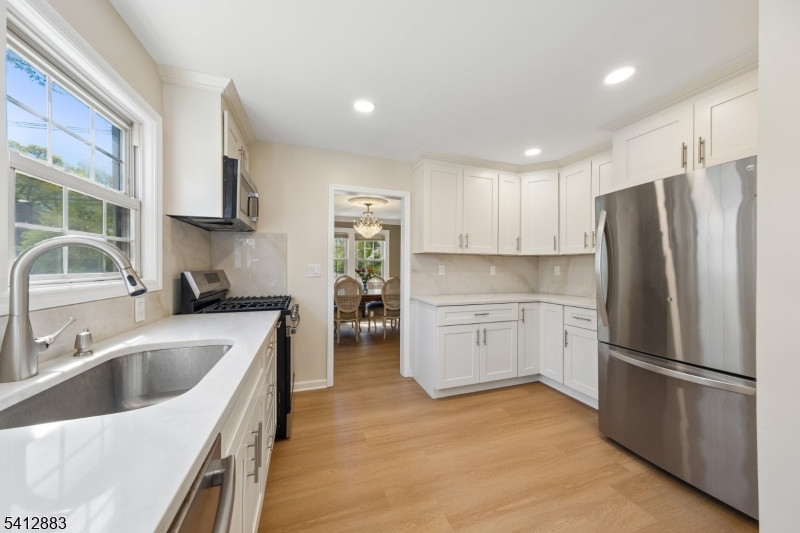 121 Meisel Avenue Springfield, NJ 07081 - Photo 7 of 23
