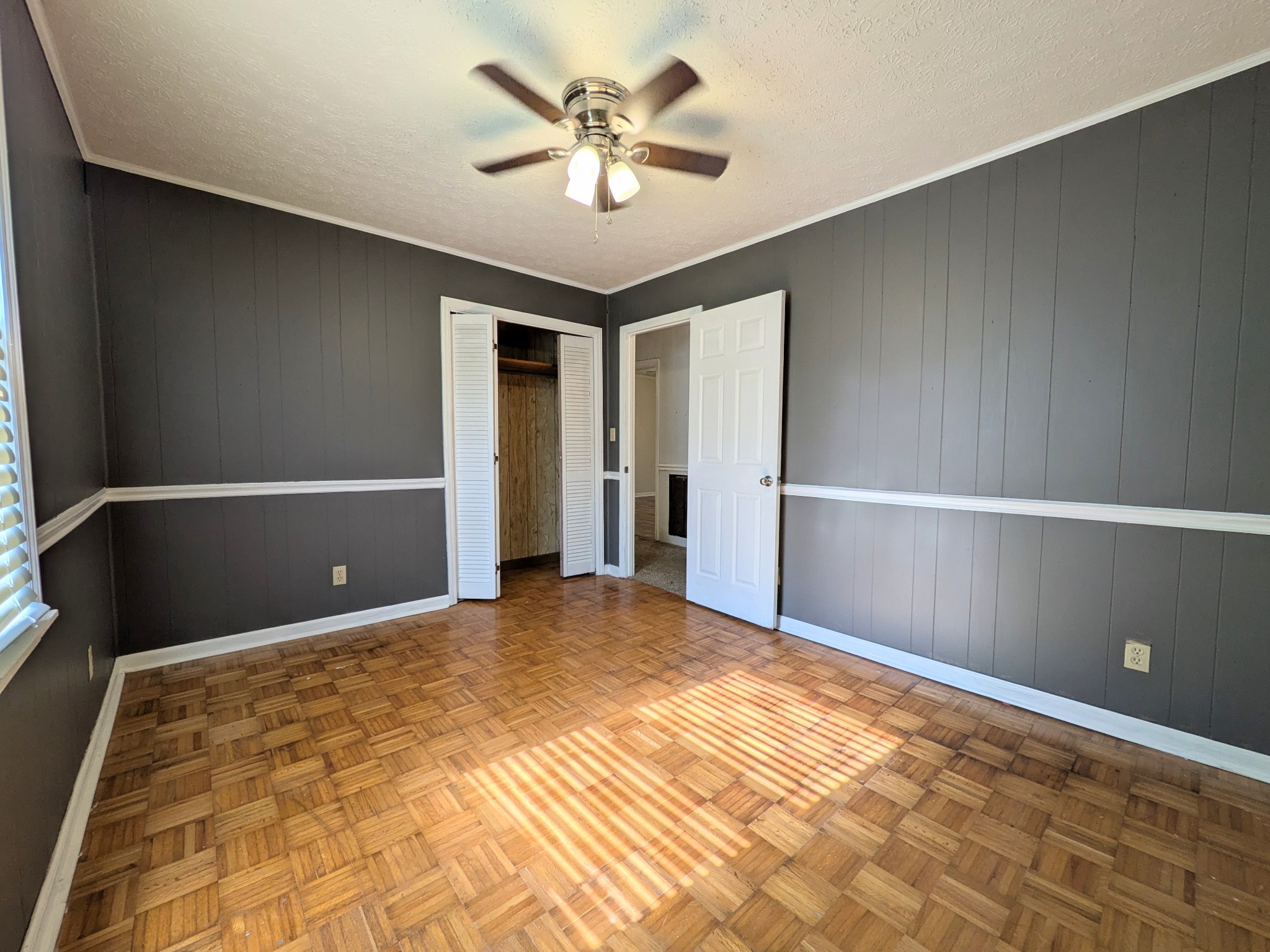 3416 Erin Road McEwen, TN 37101 - Photo 21 of 43 a view of a livingroom with a ceiling fan