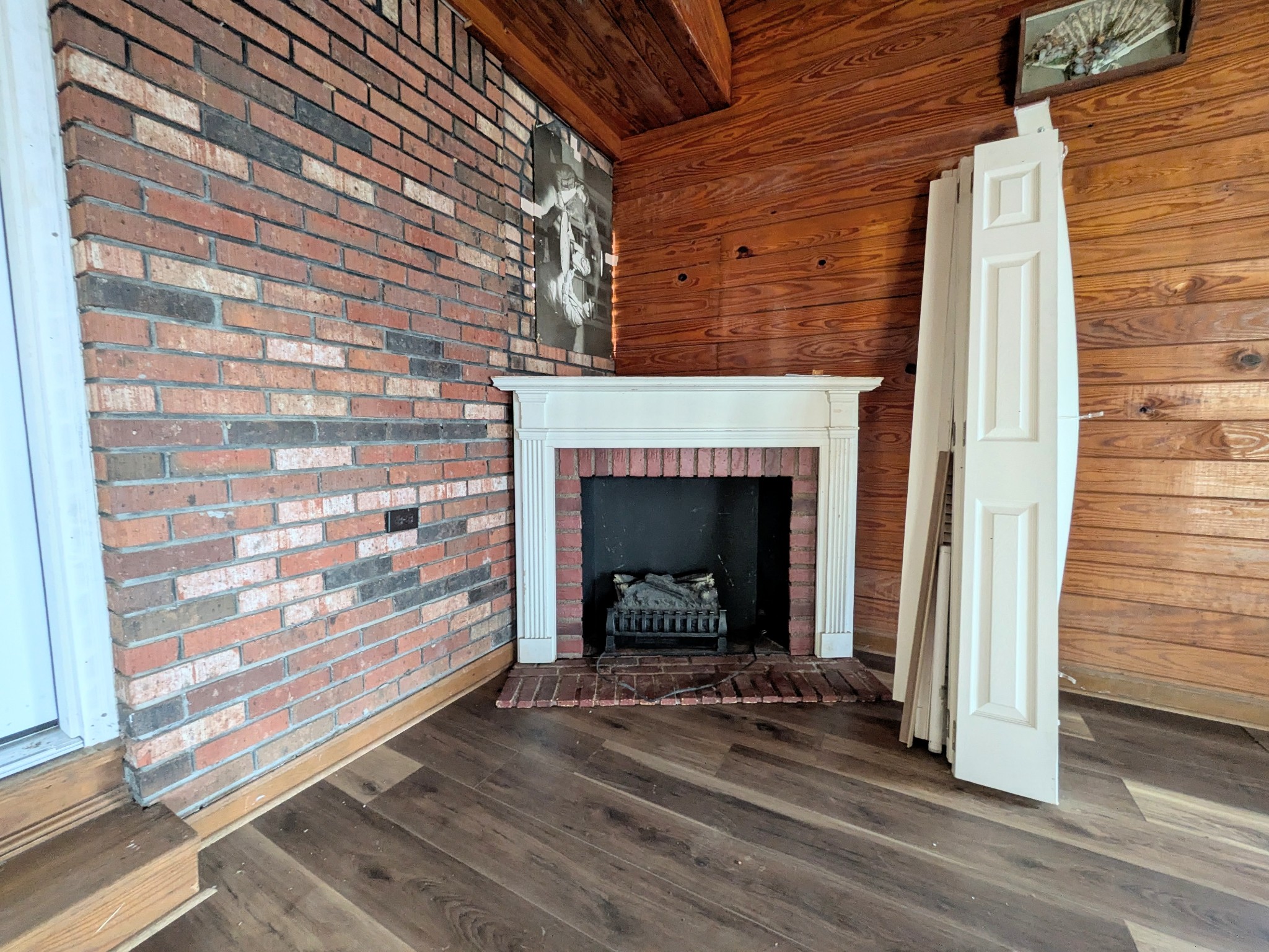 3416 Erin Road McEwen, TN 37101 - Photo 26 of 43 a living room with a fireplace