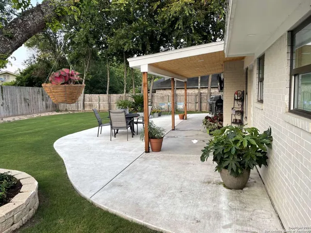 $2,000 | 323 Cardinal Drive, New Braunfels, TX 78130