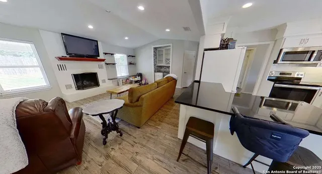 $2,000 | 323 Cardinal Drive, New Braunfels, TX 78130