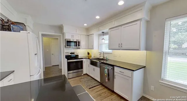 $2,000 | 323 Cardinal Drive, New Braunfels, TX 78130