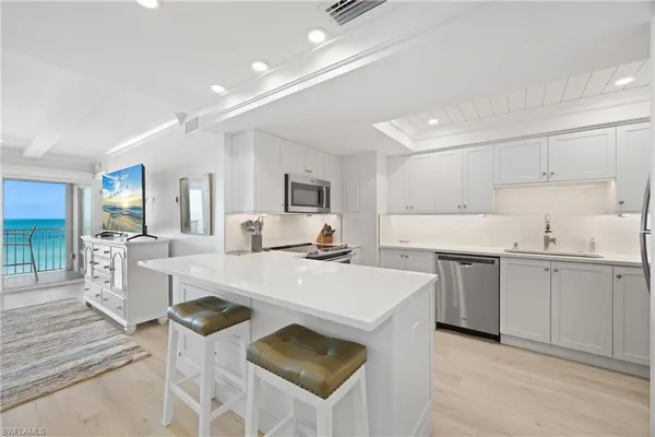 $17,000 | 3443 Gulf Shore Boulevard North, Unit 509, Naples, FL 34103