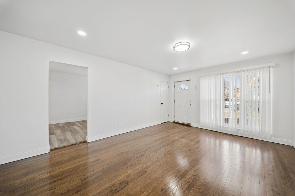 9505 South Peoria Street Chicago, IL 60643 - Photo 3 of 14