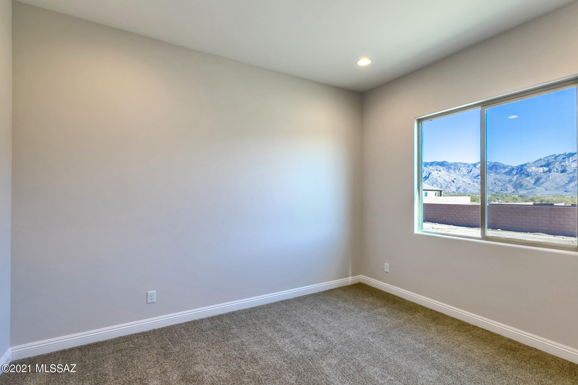 677 East Romsdalen Road East Tucson, AZ 85755 - Photo 29 of 44