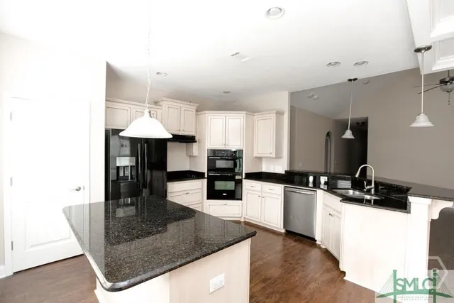 $2,600 | 85 Golden Rod Loop, Richmond Hill, GA 31324