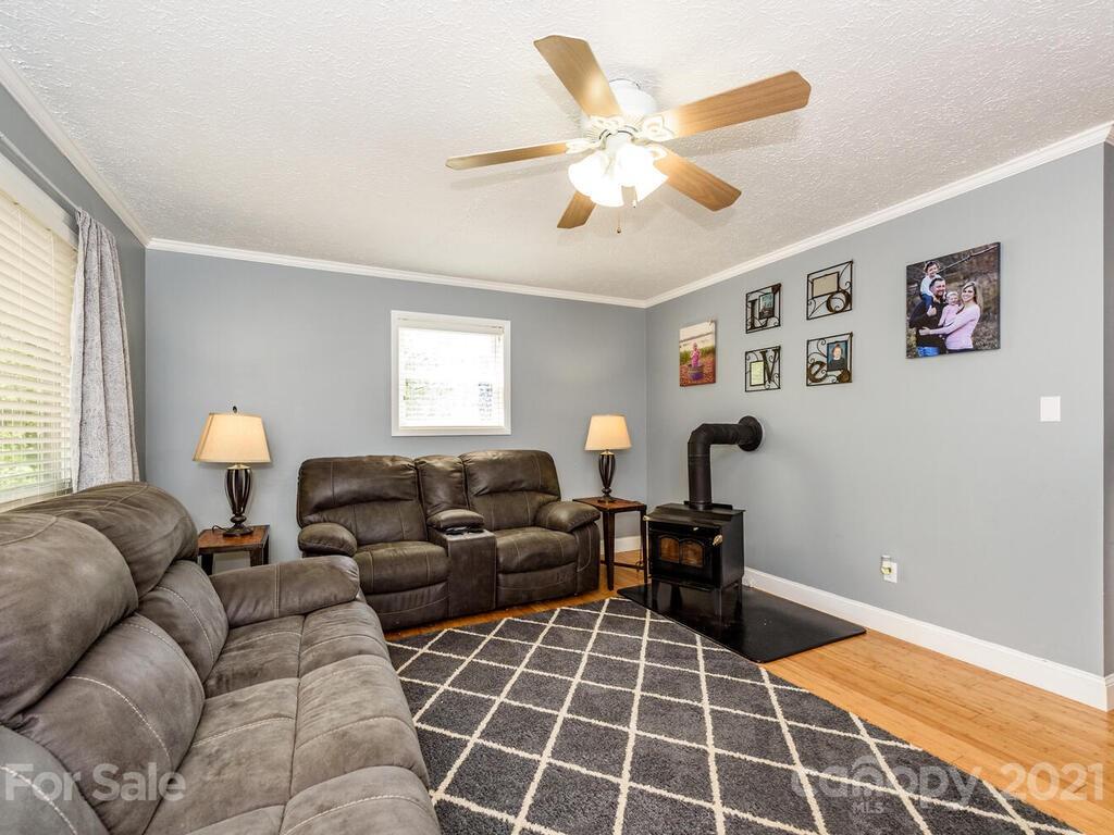 126 Snelson Road Alexander, NC 28701 - Photo 4 of 41 Gallery Image 4