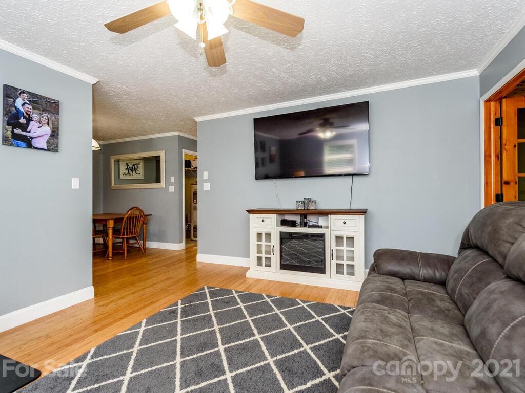 126 Snelson Road Alexander, NC 28701 - Photo 5 of 41 Gallery Image 5