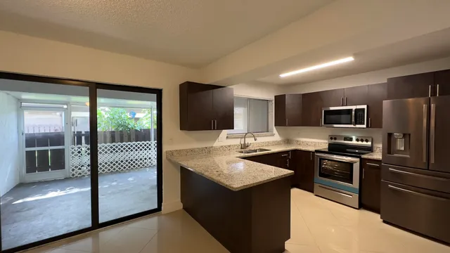 $2,195 | 5340 Bosque Lane, Unit 98, West Palm Beach, FL 33415