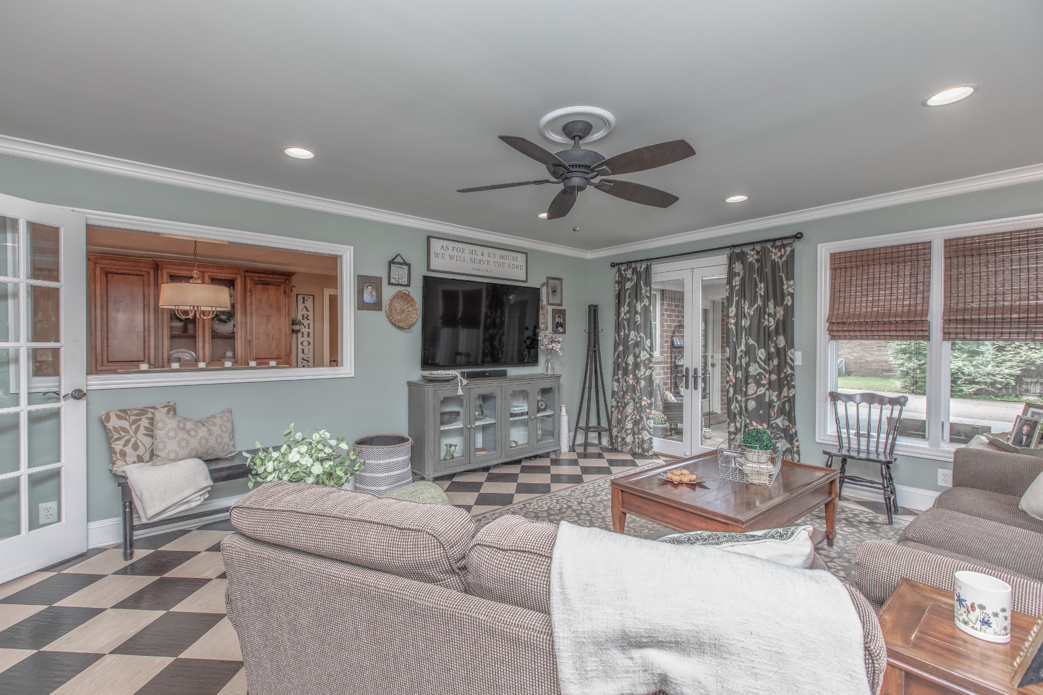 2013 Stratford Road Murfreesboro, TN 37129 - Photo 11 of 46 a living room with furniture and a flat screen tv
