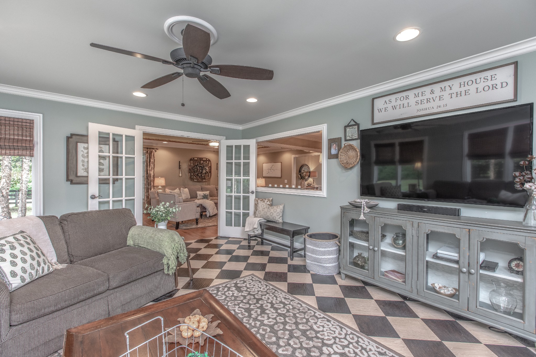 2013 Stratford Road Murfreesboro, TN 37129 - Photo 10 of 46 a living room with furniture and a flat screen tv