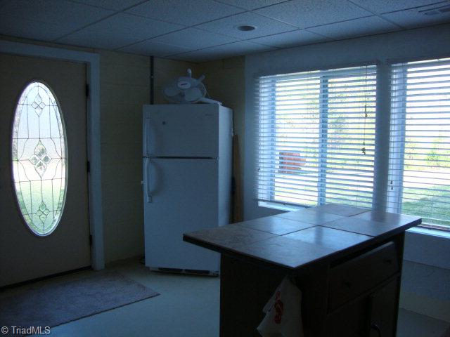220 Thunder Road Boomer, NC 28606 - Photo 15 of 28 Apartment kitchen