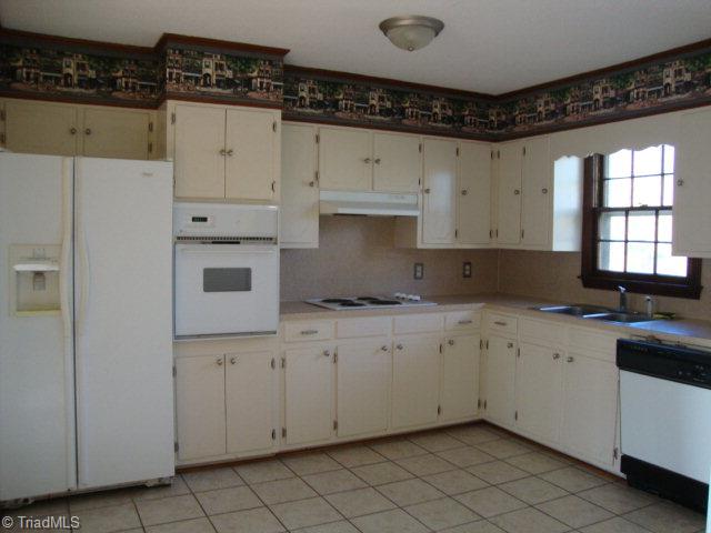 220 Thunder Road Boomer, NC 28606 - Photo 5 of 28 Kitchen
