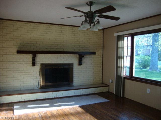220 Thunder Road Boomer, NC 28606 - Photo 7 of 28 Living Room