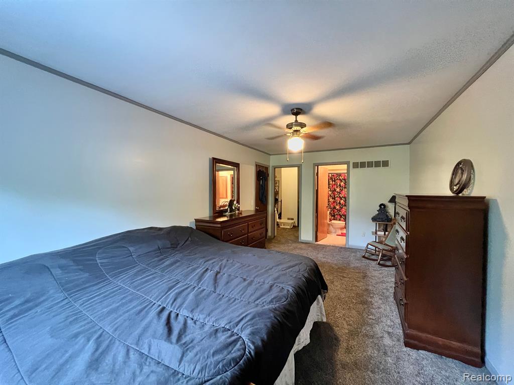 647 South Crooks Road Clawson, MI 48017 - Photo 13 of 26