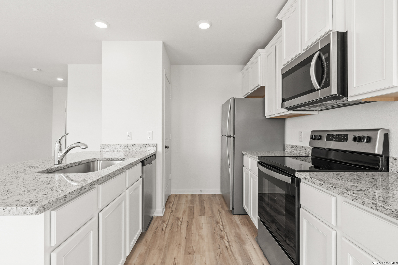 16205 Farmer Lytle, TX 78052 - Photo 5 of 28