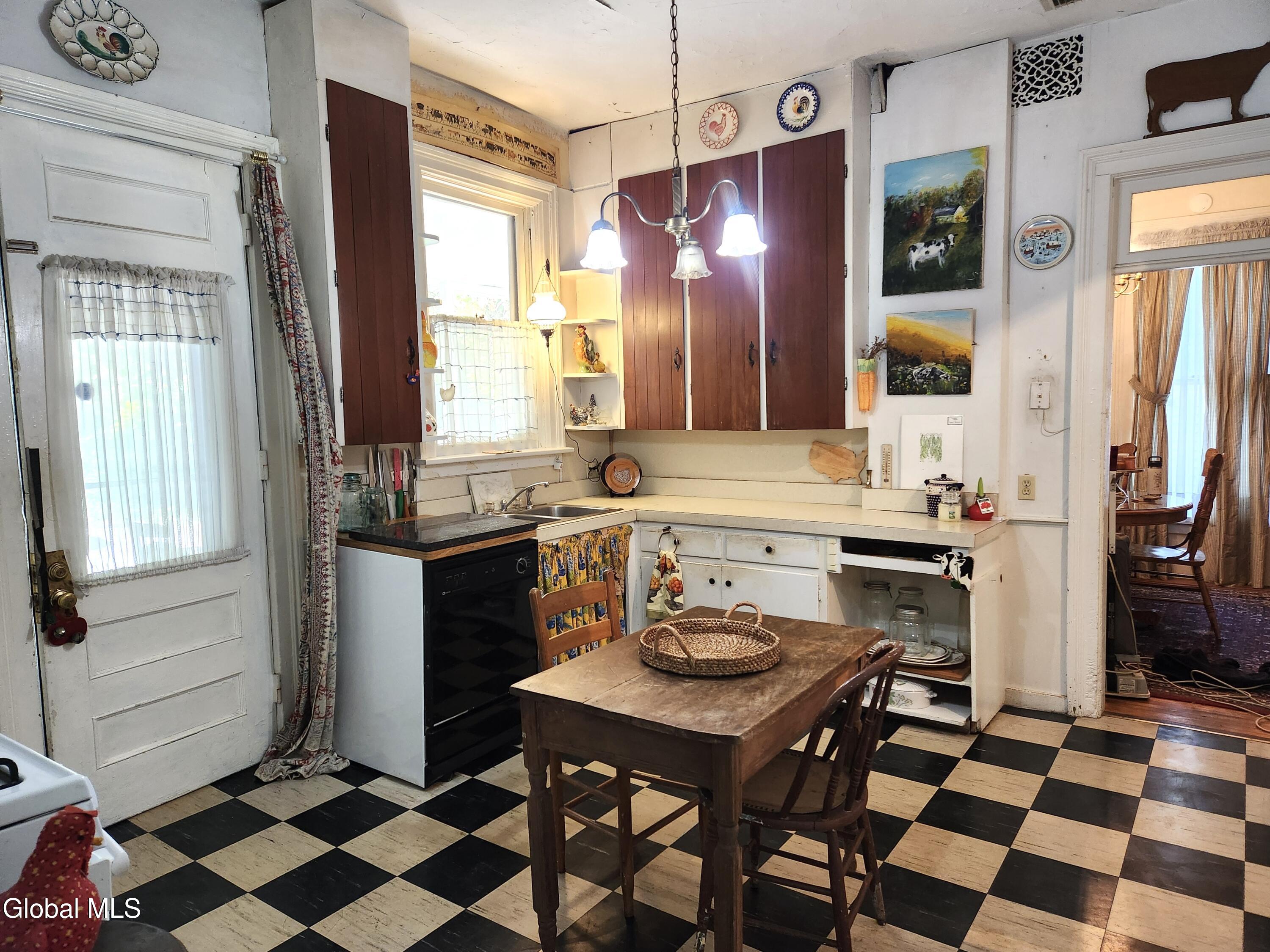 822 Union Street Schenectady, NY 12308 - Photo 11 of 39 1000029893