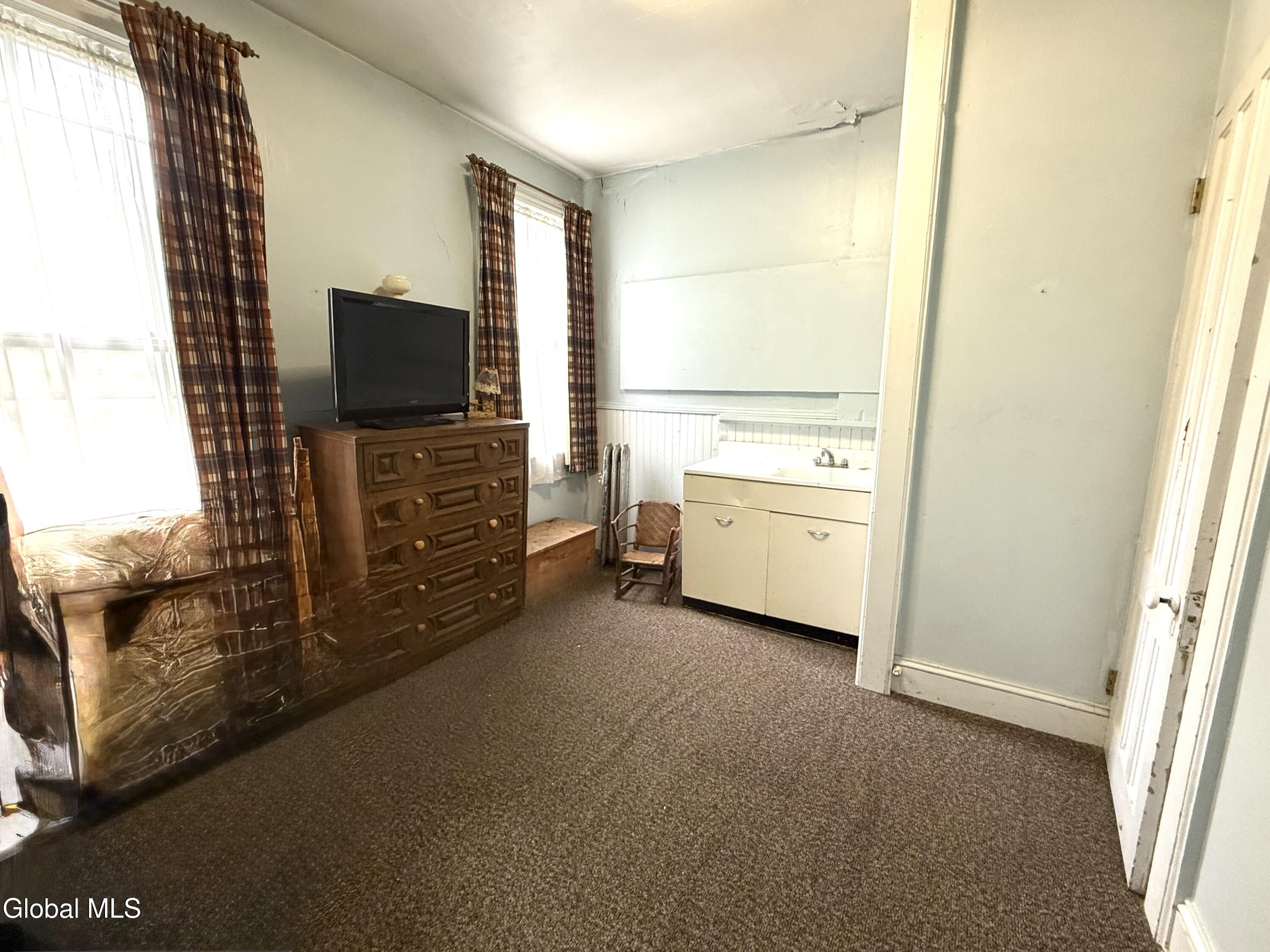 822 Union Street Schenectady, NY 12308 - Photo 26 of 39 IMG_4647