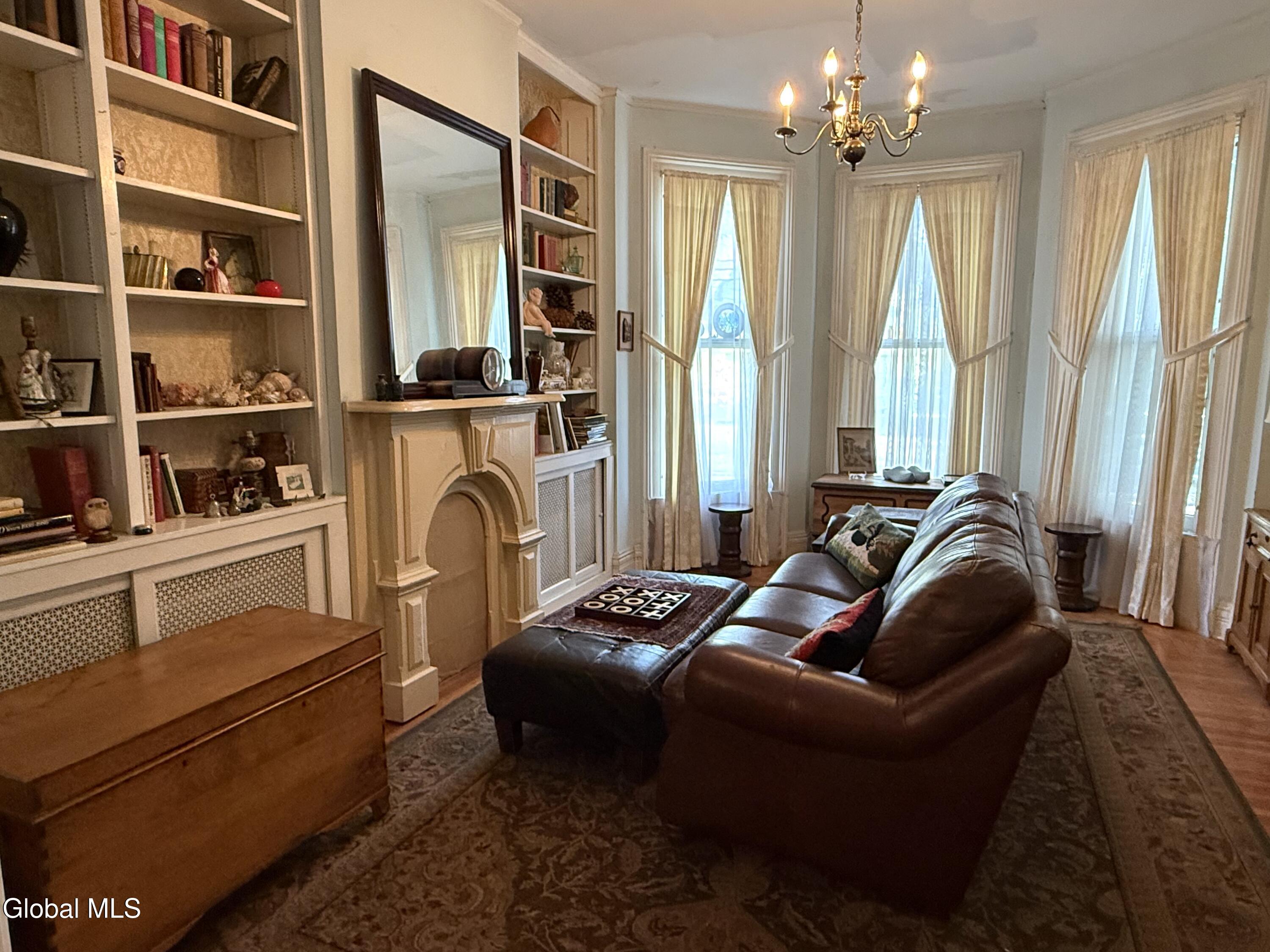 822 Union Street Schenectady, NY 12308 - Photo 3 of 39 IMG_4628