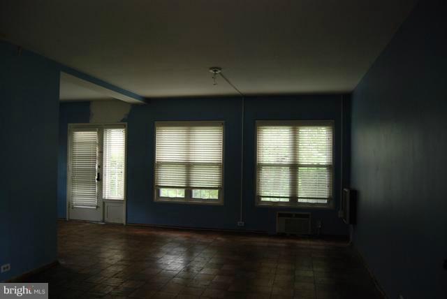 3312 Gunston Road, Unit 73033 Alexandria, VA 22302 - Photo 1 of 15 Living Room