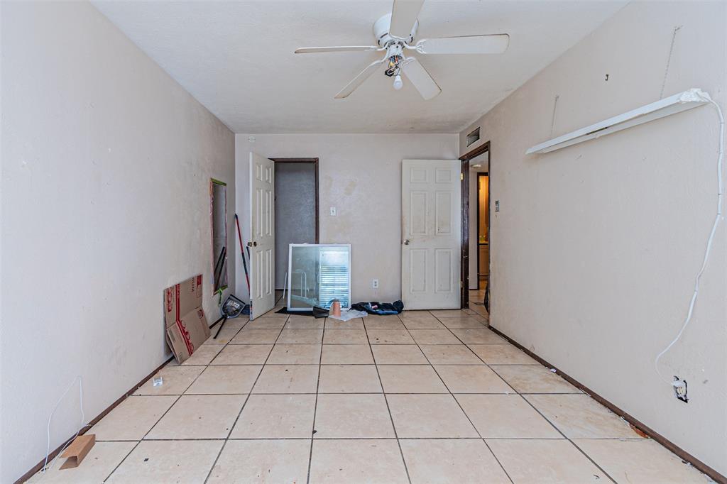 10315 Red Elm Road Dallas, TX 75243 - Photo 17 of 34 a view of an empty room