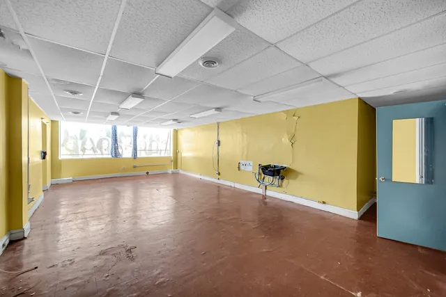 $950,000 | 11000 South Michigan Avenue, Chicago, IL 60628