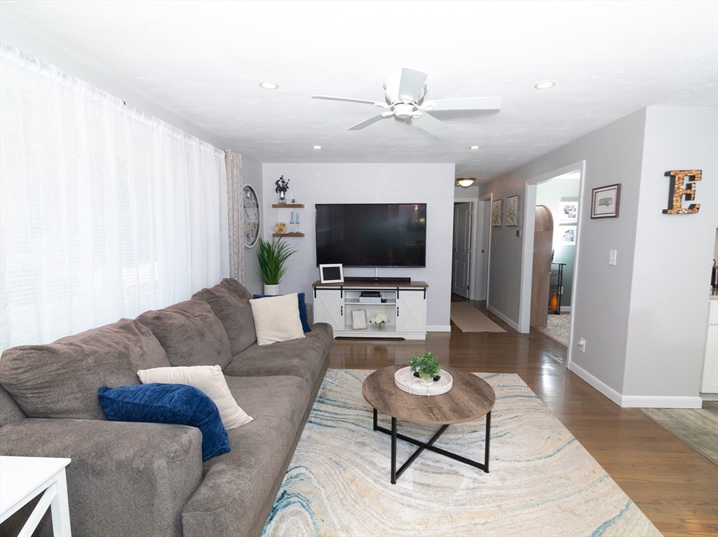 42 Bruce Road Bellingham, MA 02019 - Photo 7 of 38