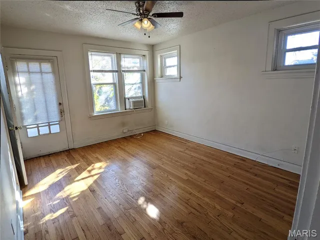 $300,000 | 3161 Oregon Avenue, St. Louis, MO 63118