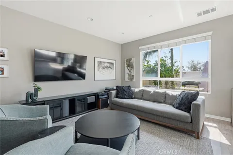 $975,000 | 12001 Jackson Square Court, Hawthorne, CA 90250