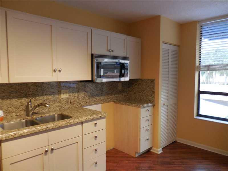 7202 Promenade Drive, Unit 202 Boca Raton, FL 33433 - Photo 9 of 35 Kitchen.