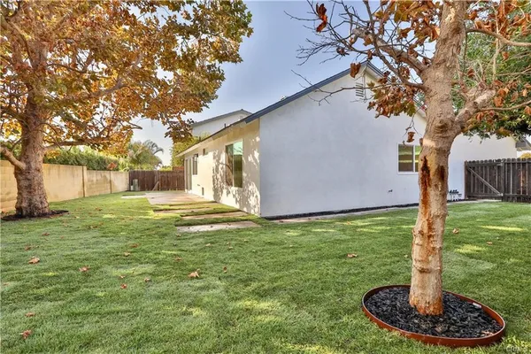 $4,250 | 4976 Seaford Circle, Irvine, CA 92604