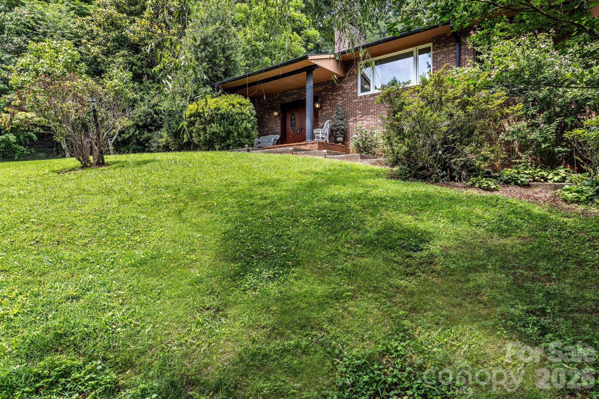 31 Mark Twain Road Asheville, NC 28805 - Photo 3 of 47