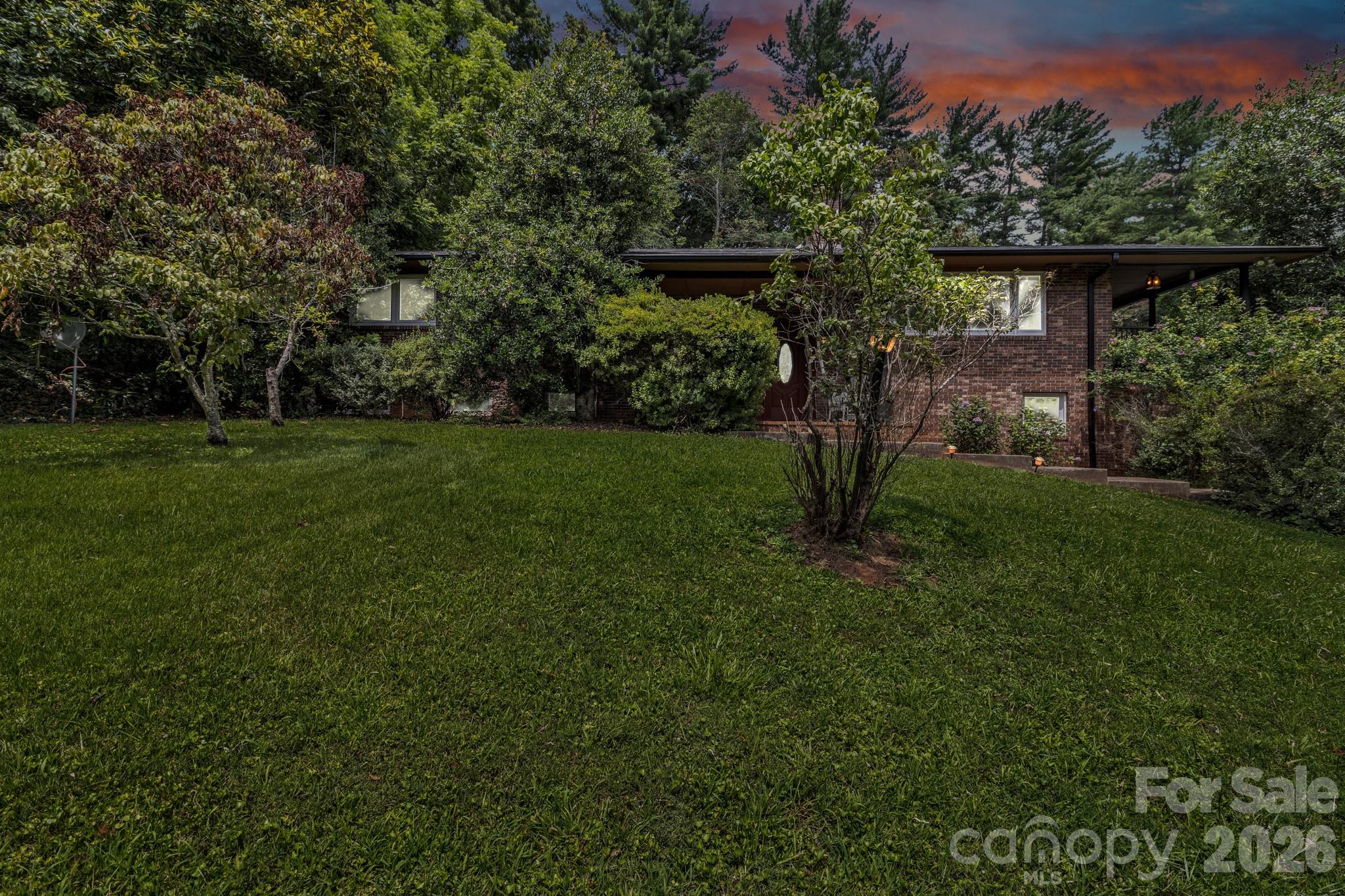 31 Mark Twain Road Asheville, NC 28805 - Photo 5 of 47