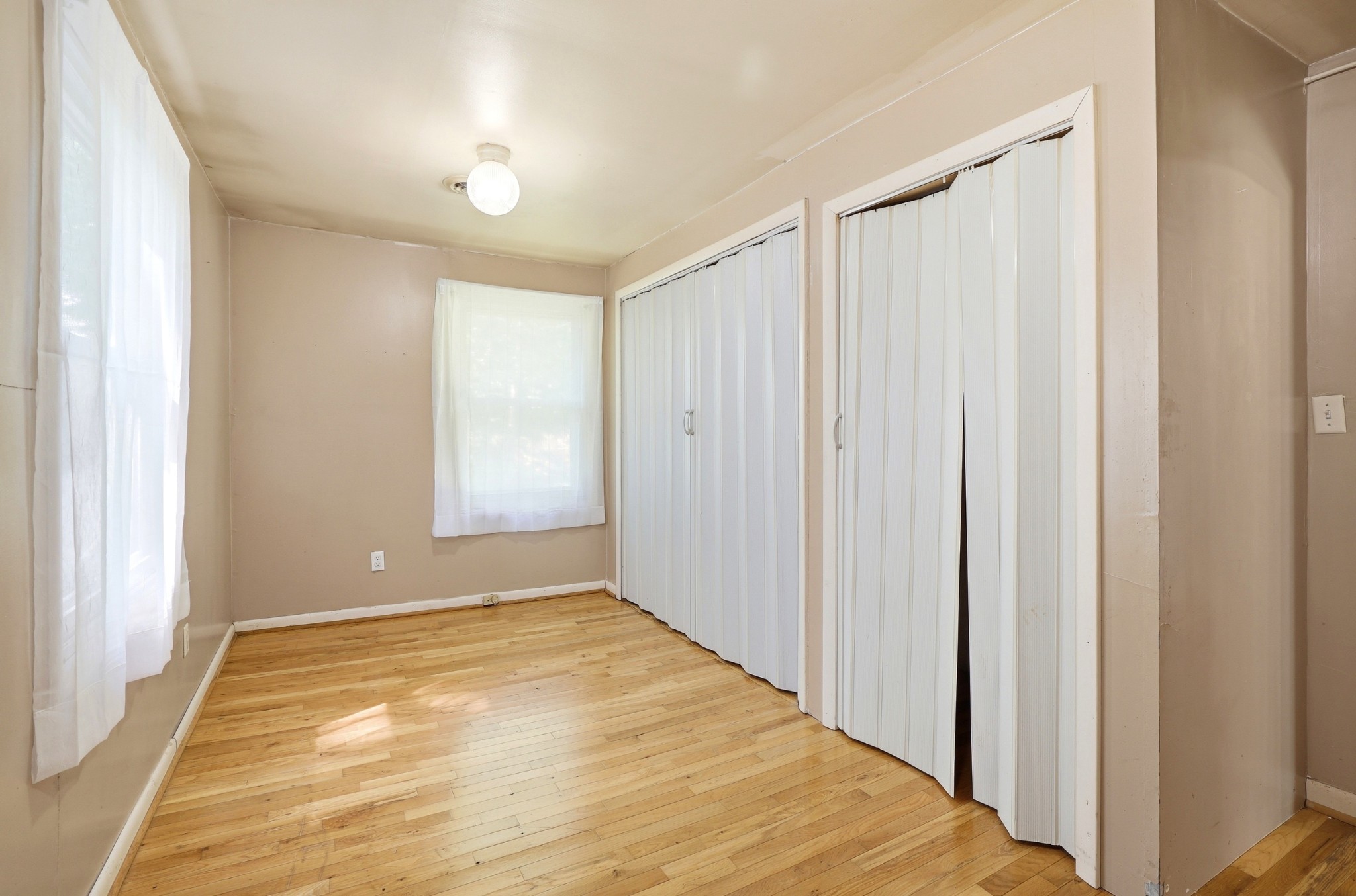 6471 Highway 161 Springfield, TN 37172 - Photo 26 of 57 a view of a room with a window