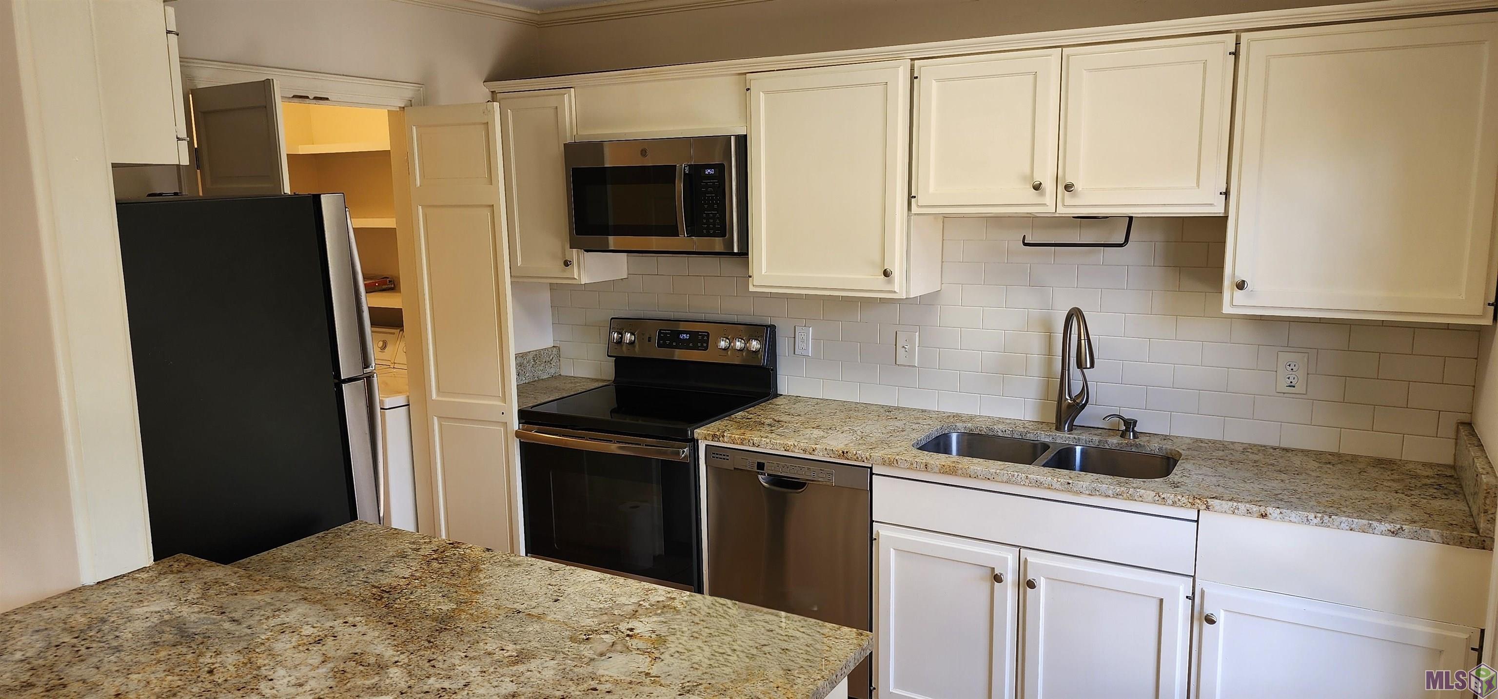 10149 Jefferson Highway Baton Rouge, LA 70809 - Photo 4 of 13 Kitchen