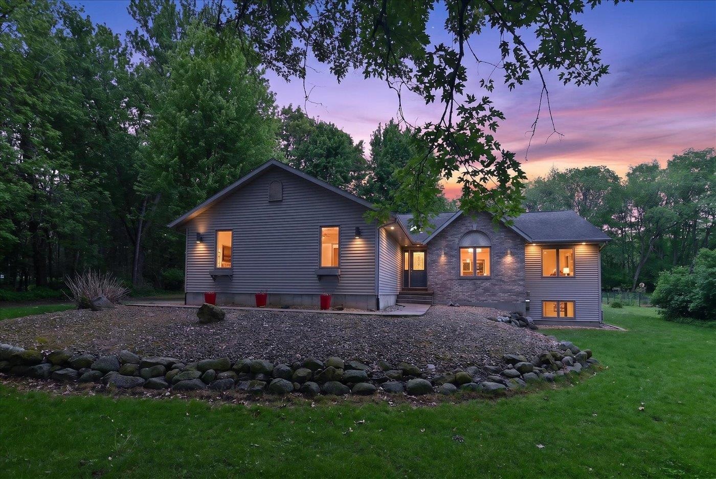 4454 Beale Street Madison, WI 53711 - Photo 2 of 47