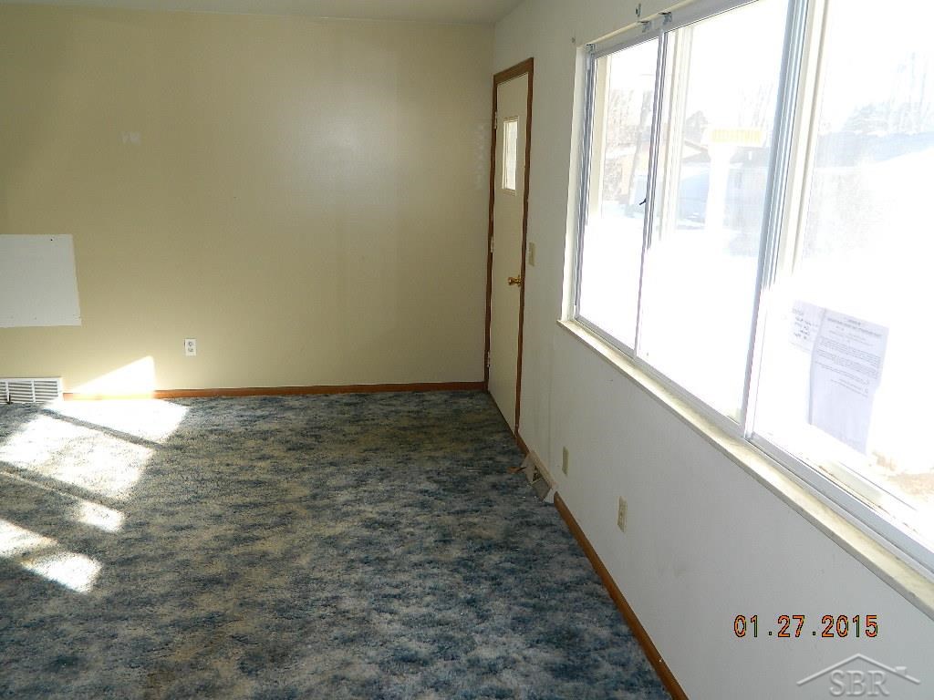 1122 Orth Road Saginaw, MI 48601 - Photo 8 of 12 31228765-7.JPG