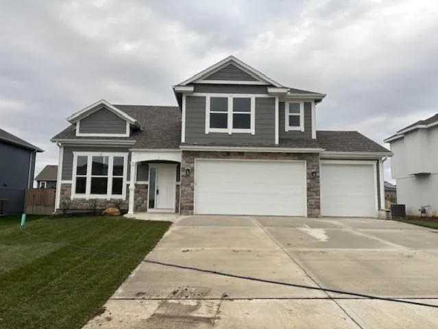$439,950 | 15611 Sheridan Court, Basehor, KS 66007