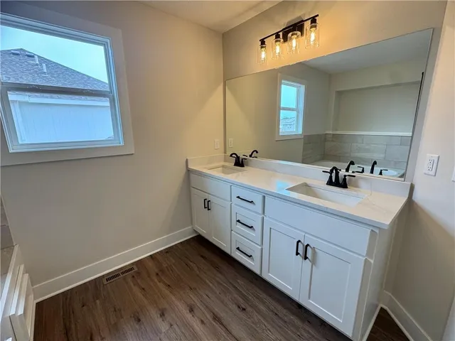 $439,950 | 15611 Sheridan Court, Basehor, KS 66007