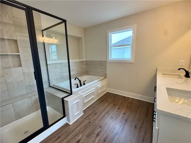 $439,950 | 15611 Sheridan Court, Basehor, KS 66007