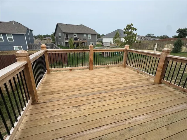 $439,950 | 15611 Sheridan Court, Basehor, KS 66007